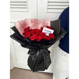 HỎA TỐC - Hoa sáp full hoa hồng đỏ bó giấy đen tạo cảm giác sang trọng dành tặng nàng dịp đặc biệt 2