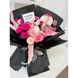 HỎA TỐC - Hoa sáp phối hồng sen và trắng, gói giấy đen nổi bật, sang trong dành tặng nàng 2