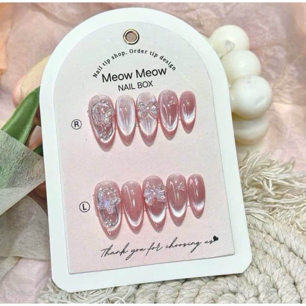 Nailbox thiết kế - Móng tay mắt mèo ánh trăng hồng thạch phối charm xinh xắn. nhatle.shopsi