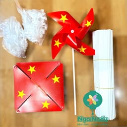 Sét 100 /50 Chong chóng CỜ ĐỎ IN SAO VÀNG,TÔI YÊU VIỆT NAM treo trang trí trường học,khai giảng 2/9,quán cà phê,trà sữa 7