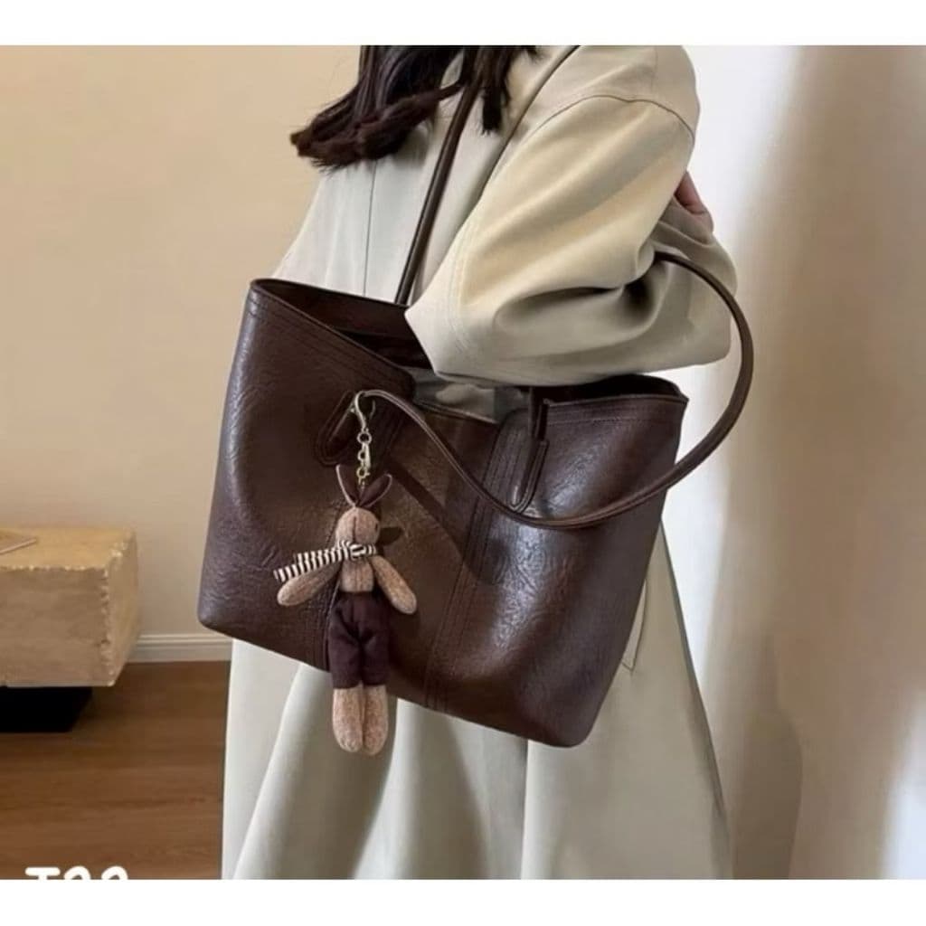Túi tote nữ da PU bản to Hàn Quốc - Túi công sở đeo vai đi học, đi làm kèm charm gấu dễ thương  VINBEO