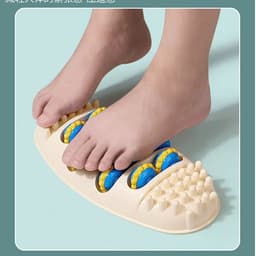 Bàn lăn massage chân nhựa ABS siêu thoải mái, gai massage 3D hiệu quả giúp thư giãn tối đa. 3