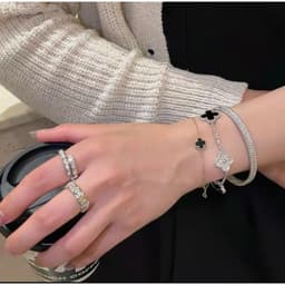 [Sẵn Ocean Charm] Vòng Tay Titan Cỏ Bốn Lá - Phụ Kiện Trang Sức Vòng Tay & Lắc Tay Thời Trang 9