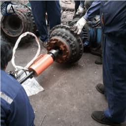 Vam tháo ắc nhíp xe tải trực tiếp dùng bơm thủy lực, dụng cụ tháo lắp chốt thủy lực cho xe tải 8