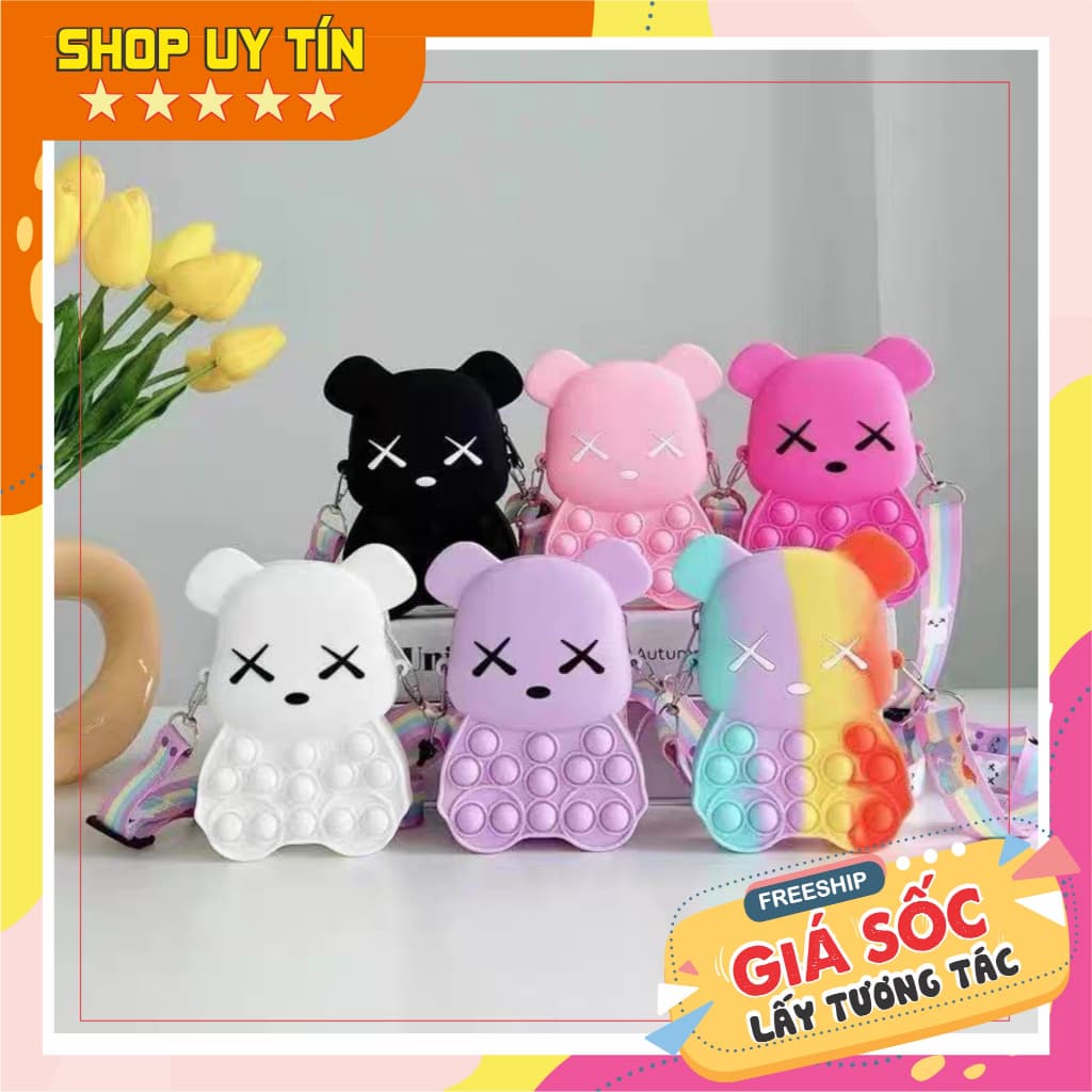 Túi xách đeo chéo silicon gấu bearbrick, bong bóng pop-it giảm căng thẳng thời trang