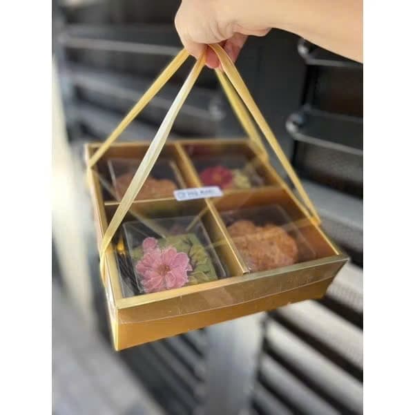 Hộp BÁNH TRUNG THU loại đựng 4 chất liệu mika (KHÔNG BÁNH), thiết kế tiện lợi, phù hợp làm quà cho ông người thân yêu