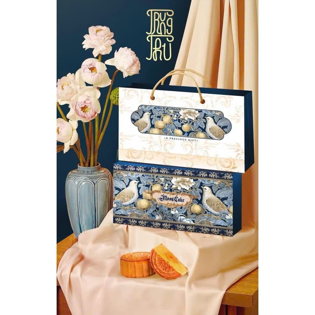 Hộp BÁNH TRUNG THU 2 bánh (Không bánh) họa tiết hoa sen tinh xảo, thiết kế sang trọng với gam màu hồng lạ mắt