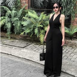Jump đen cổ yếm dáng dài hở lưng ống rộng vải cao cấp dự tiệc công sở Xukadress 6