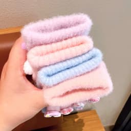 Găng tay hoạt hình Kuromi,cappy Melody,c Cinamol có gắn charm, stiker ấm áp mùa đông cho bé tuổi 5