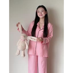 MB-SET-013 Maybee.Homedress Bộ Ngủ Kẻ Sọc Dài Tay Viền Đen – Chất Vải Mềm Mịn, Thanh Lịch, Thoải Mái 3