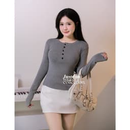 Áo Thun Nữ Dài Tay JUSTDUN Z12 -Thiết Kế Khuy Cúc Ngực, Cotton Mịn Êm Ái, Ôm Dáng, Co Giãn Thoải Mái 6