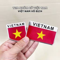 Tem dán xe ô tô trang trí xe máy in hình cờ Việt Nam chất liệu nhôm 1
