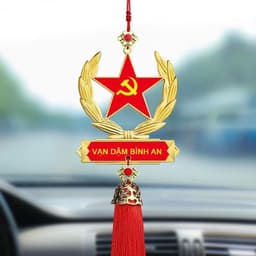 Khánh cờ Đảng treo gương chiếu hậu ô tô mang đến bình an may mắn 3