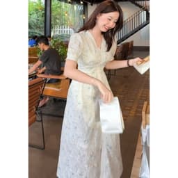 Đầm thêu hoa cổ v Xukadress, váy xanh nhã nhặn dịu dàng thướt tha tôn dáng 2