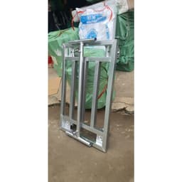 Xe kéo hàng 4 bánh cao su có tay kéo rút gấp gọn .linh hoạt trong công việc. 3