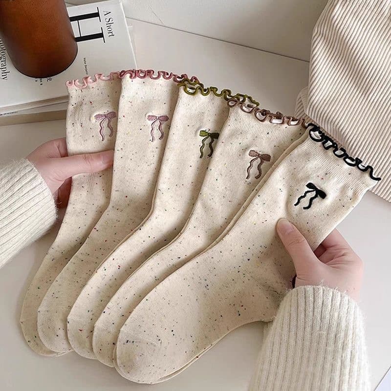Set 10 đôi Tất/Vớ nữ cổ cao kiểu mới mùa thu đông – phong cách Hàn Quốc, tông màu kem ngọt ngào (free size) T380