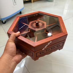 Khay Đựng Bánh Kẹo Ngày Tết bằng Gỗ Hương Cao Cấp Lục Giac Kính - khay đựng mứt tết bằng gỗ - ẢNH THỰC TẾ 4