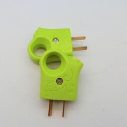 Phích cắm điện chân dẹt tiêu chuẩn 250V-10A vỏ Nhựa ABS Cách Điện An Toàn có móc cầm tiện lợi 6