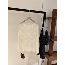 𝑨𝒏𝒏 𝑺𝒕𝒖𝒅𝒊𝒐   𝐖𝐆𝐖𝐄] Áo Thun Ren Hoa WG.WE 7350, Áo Thun Dài Tay Thêu Hoa Chất Ren Mềm Mỏng Co Giãn 3