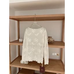 𝑨𝒏𝒏 𝑺𝒕𝒖𝒅𝒊𝒐   𝐖𝐆𝐖𝐄] Áo Thun Ren Hoa WG.WE 7350, Áo Thun Dài Tay Thêu Hoa Chất Ren Mềm Mỏng Co Giãn 4