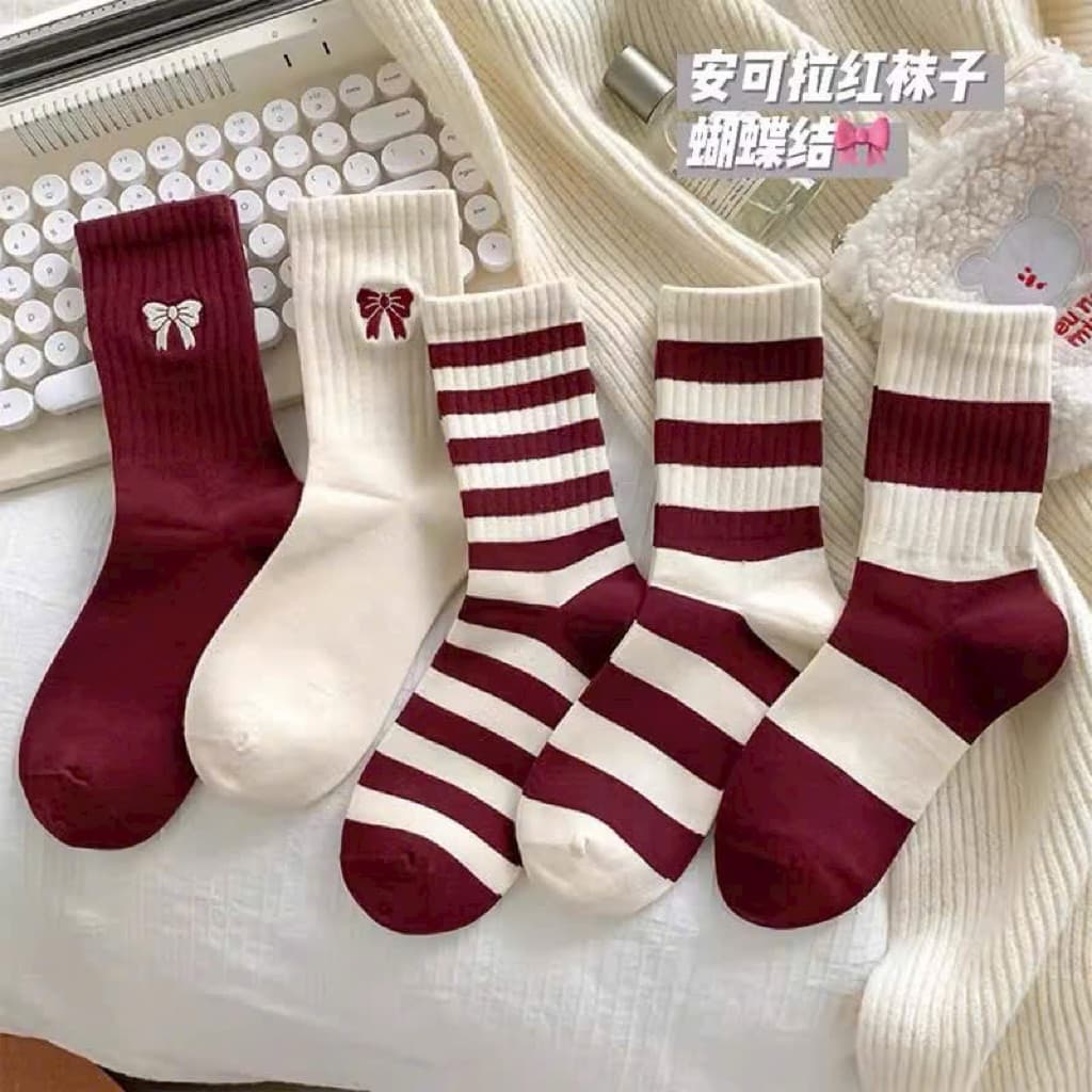 Tất Nữ Cổ Cao Hình Nơ Đen Trắng Xám Đen Mỏng Nhẹ Phối Giày Búp Bê Mary Jane Đỏ Kẻ Ngang