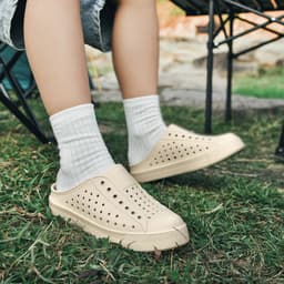 Giày Sục Nhựa Trẻ Em Êm Nhẹ Chống Trượt – Giày Cho Bé Trai Bé Gái Đi Học, Đi Chơi, Đi Biển.SC3 8