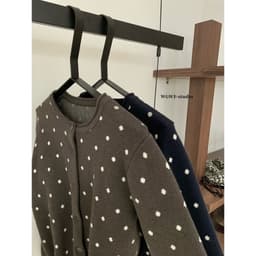 𝑨𝒏𝒏 𝑺𝒕𝒖𝒅𝒊𝒐  𝐖𝐆𝐖𝐄] Áo Len Cardigan Chấm Bi WG.WE 7430, Áo Cardigan Nữ Dài Tay Cổ Tròn Len Dệt Kim Dày Dặn 4