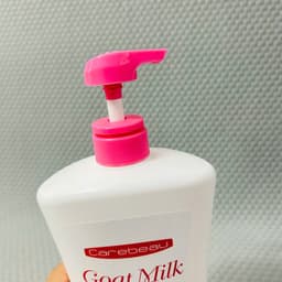 Sữa tắm Dê Goat Milk Thái Lan 1000ml, cấp ẩm và dưỡng trắng da tặng kèm bông tắm 5