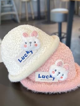 Mũ lông mềm hình thỏ dễ thương cho bé, mũ len bucket phong cách Hàn Quốc, phối chữ Lucky nổi bật, giữ ấm mùa đông 16