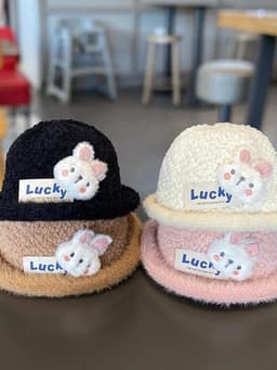 Mũ lông mềm hình thỏ dễ thương cho bé, mũ len bucket phong cách Hàn Quốc, phối chữ Lucky nổi bật, giữ ấm mùa đông 14