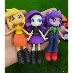 Trang phục và búp bê My Little Pony đã qua sử dụng 3