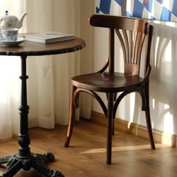 Ghế Vương Miện,Ghế Bentwood Số 24 CORIHOME  Thể Hiện Hự Khéo Léo Tinh Tế Của Các Nghệ Nhân Uốn Cong 4