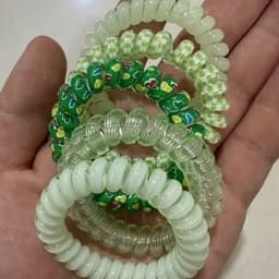 Bộ 6 dây buộc tóc xoắn lò xo nhiều màu sắc, phong cách và tiện dụng cho mọi kiểu tóc. 2