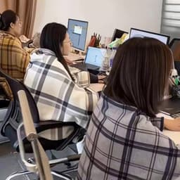 Chăn Ngủ Văn Phòng Kiêm Áo Choàng Chất Liệu Mềm Mại Nhỏ Gọn Tiện Dụng Dễ Dàng Mang Đi size 100x140cm NHÀ TH 6
