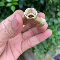 Đầu chia nước chữ Y 2 đầu ngõ ra dùng cho máy phun xịt cao áp, dây phun thuốc ren 13.8mm. Chất Liệu Đồng Thau 4