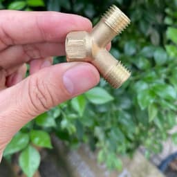 Đầu chia nước chữ Y 2 đầu ngõ ra dùng cho máy phun xịt cao áp, dây phun thuốc ren 13.8mm. Chất Liệu Đồng Thau 5