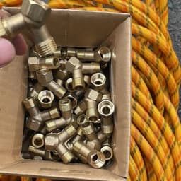 Đầu chia nước chữ Y 2 đầu ngõ ra dùng cho máy phun xịt cao áp, dây phun thuốc ren 13.8mm. Chất Liệu Đồng Thau 7