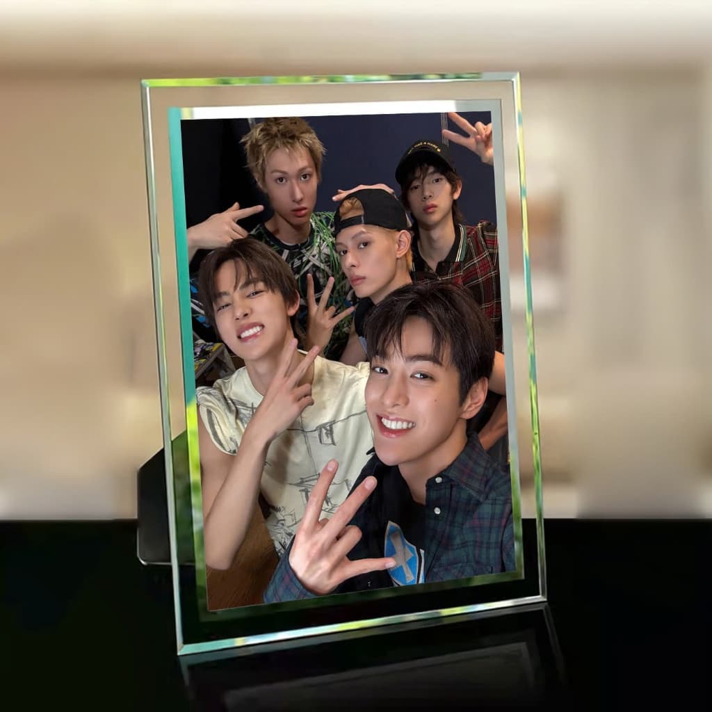 Khung Ảnh Kính CORTIS Kèm Ảnh Idol Kpop Trang Trí Để Bàn Phòng Học Quà Tặng Fan Thần Tượng