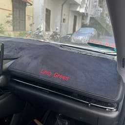 Thảm taplo ô tô Vinfast Limo Green mẫu nhung lông mềm mịn, đế có chống trượt 1