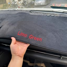 Thảm taplo ô tô Vinfast Limo Green mẫu nhung lông mềm mịn, đế có chống trượt 2