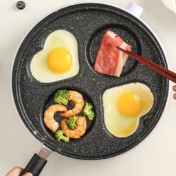 Chảo chiên ốp trứng 4 ngăn chống dính dùng được bếp từ 1