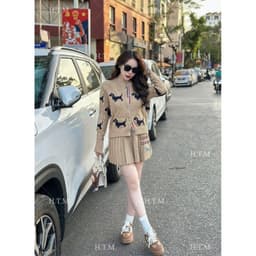 Set bộ len Thom 🐶 áo cdg + chân váy ly kẻ ngang QCCC 1
