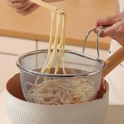 Rổ Lưới Inox "Trụng Rau " Có Tay Cầm Size 18cm – Rổ Lọc Có Tay Cầm Để Chiên Và Nấu Ăn Vớt Mì, Luộc Há Cảo – Inox Dày Bền 5