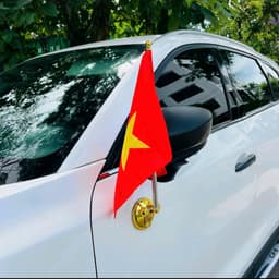 Cờ Tổ Quốc gắn ngoài xe ô tô, cờ Việt Nam đế mạ vàng hít chân không gắn Capo trang trí xe ô tô 4