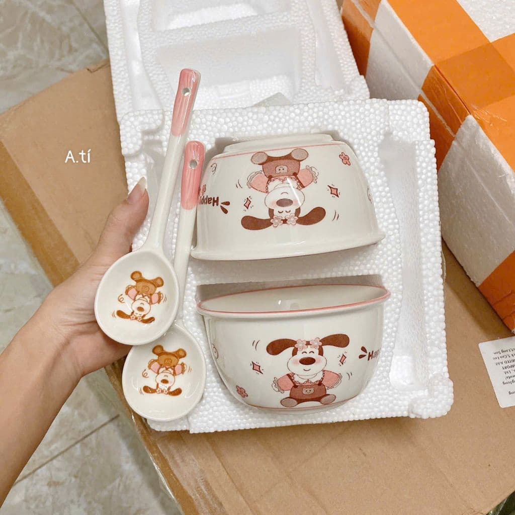 Sét Bộ 2 Bát Ăn Cơm Gốm Sứ Kèm 2 Thìa. Bộ 2 Bát Và 2 Thìa Được In Hình Họa Tiết Xinh Sắn Và Dễ Thương