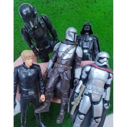 Mô hình Star Wars đã qua sử dụng 9