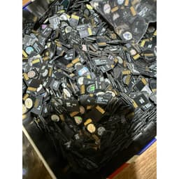 Thẻ nhớ cũ 99% 16gb,32GB,64GB,128GB ...chính hãng bóc máy!Thẻ được test kỹ, chuẩn dung lượng 4