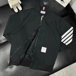 Áo khoác Bomber Thome Thêu 4 vạch Chất liệu gió 2 lớp chống gió cực bền unisex nam nữ Mẫu bomber thome Hot trend 2025 2