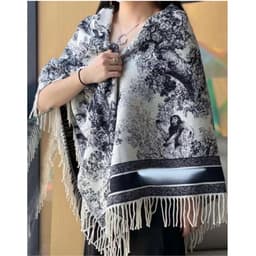 Khăn Choàng Dạ 140x140 Royal Luxury Khăn Quàng Cổ Nữ Cao Cấp, Phong Cách Sang Trọng – Giữ Ấm Mùa Đông 2