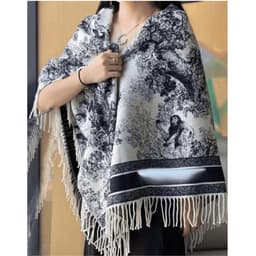 Khăn Choàng Dạ 140x140 Royal Luxury Khăn Quàng Cổ Nữ Cao Cấp, Phong Cách Sang Trọng – Giữ Ấm Mùa Đông 7